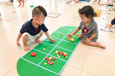Hướng dẫn trẻ chơi và học với sỏi